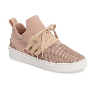 STEVE MADDEN LANCER SNEAKER / Practically NEW